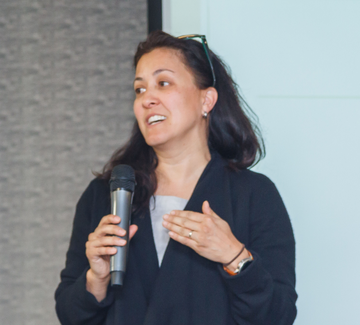 Picture of Roberta Bassett speaking